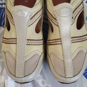 easy spirit arbitrary shoes